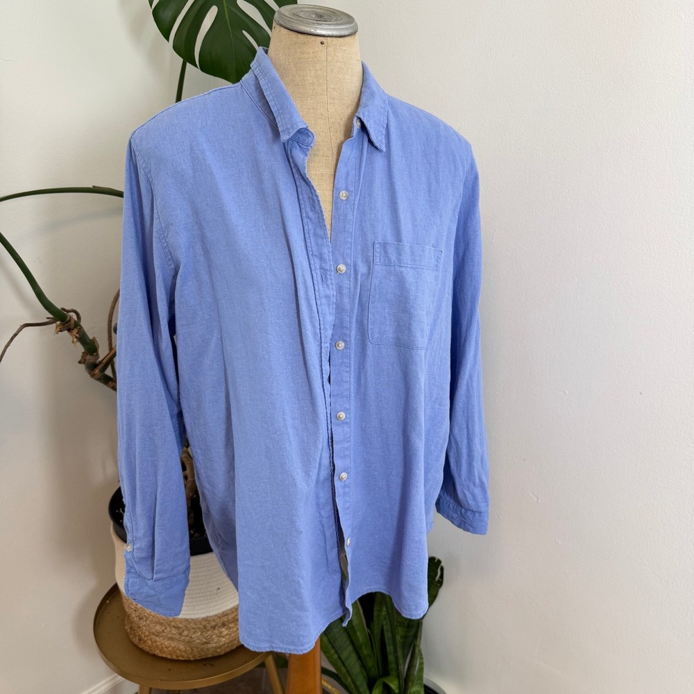 Universal Thread Relaxed Fit Button Down Shirt Bl… - image 1